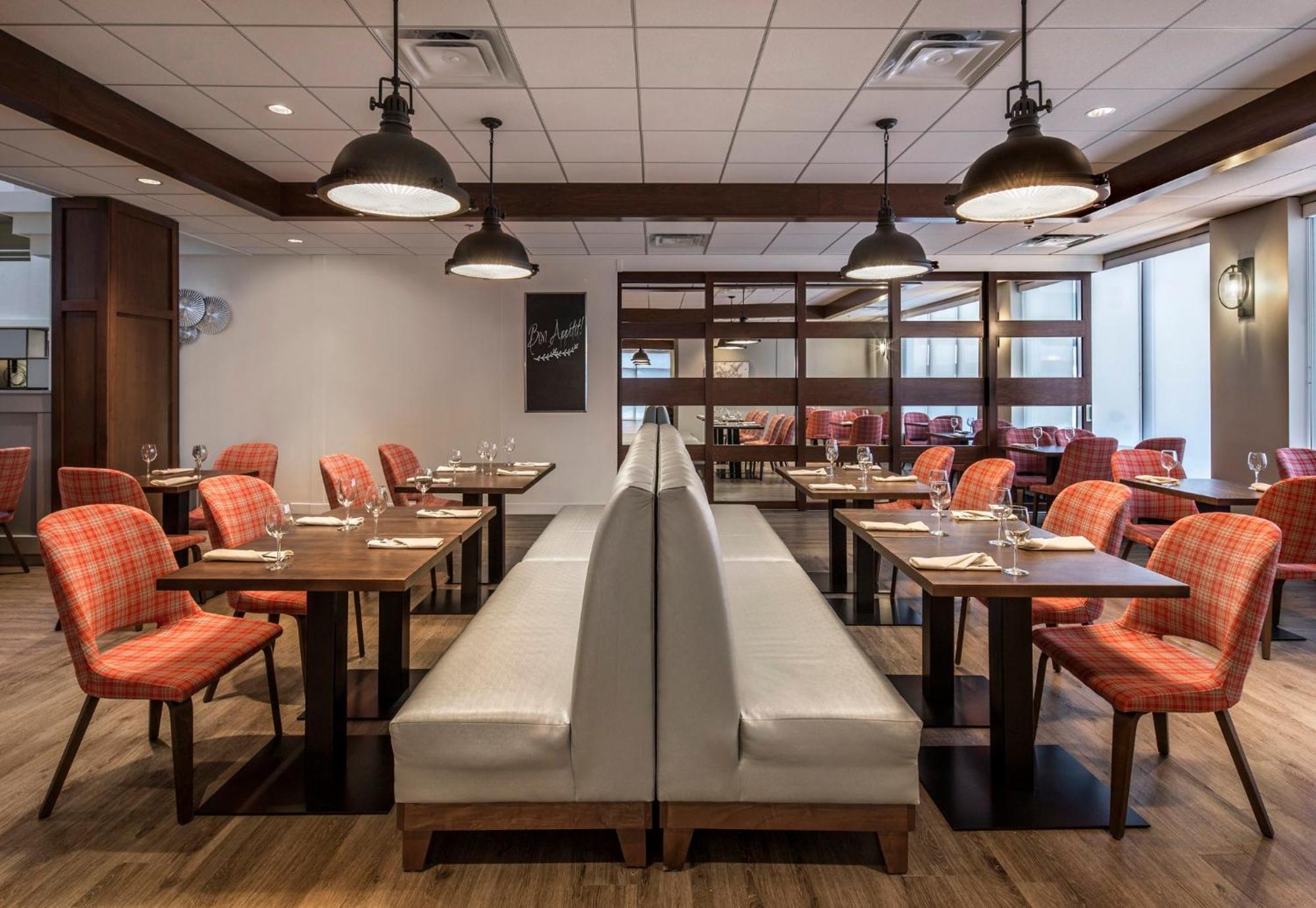 Holiday Inn Montreal Longueuil By Ihg Exterior photo