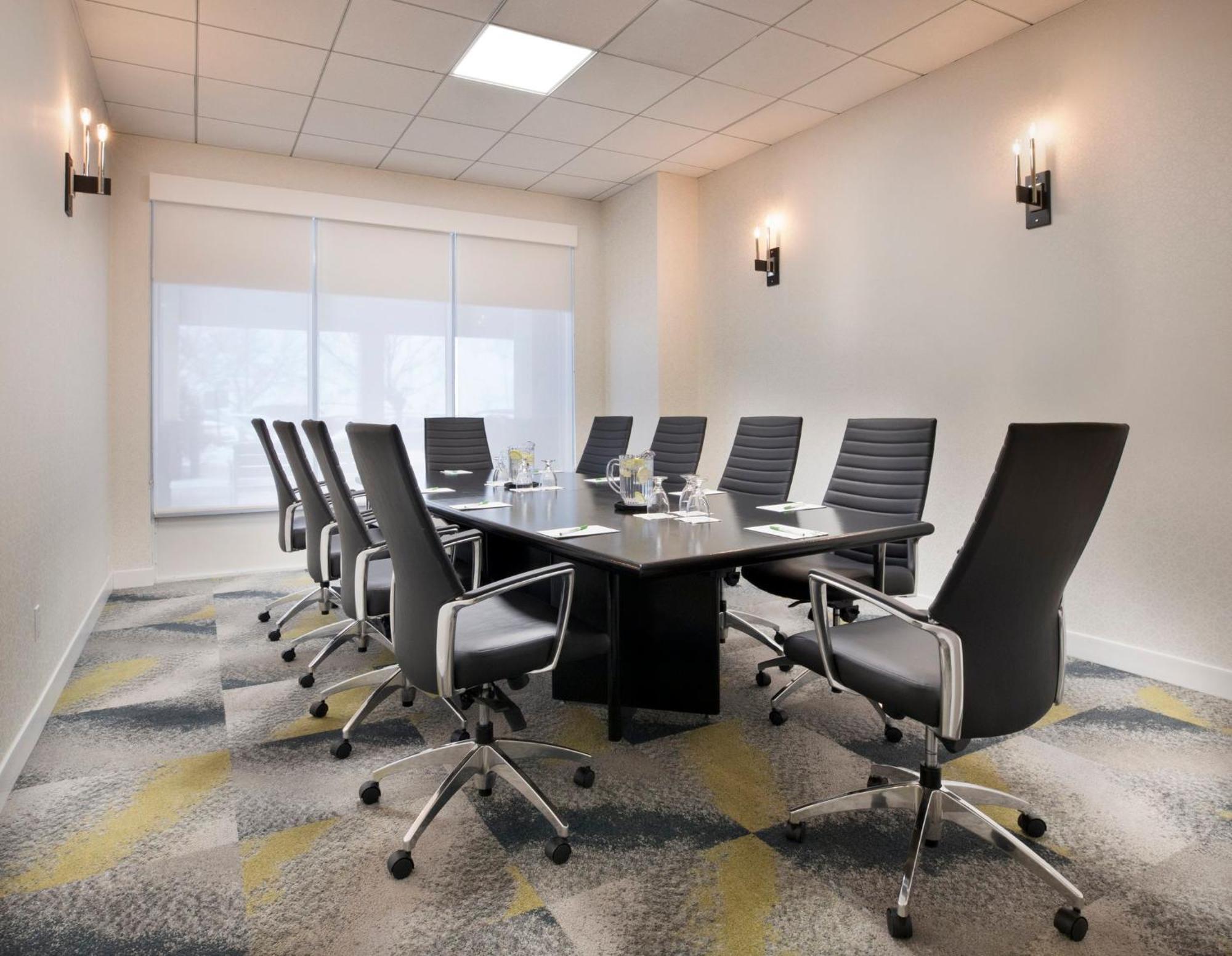 Holiday Inn Montreal Longueuil By Ihg Exterior photo