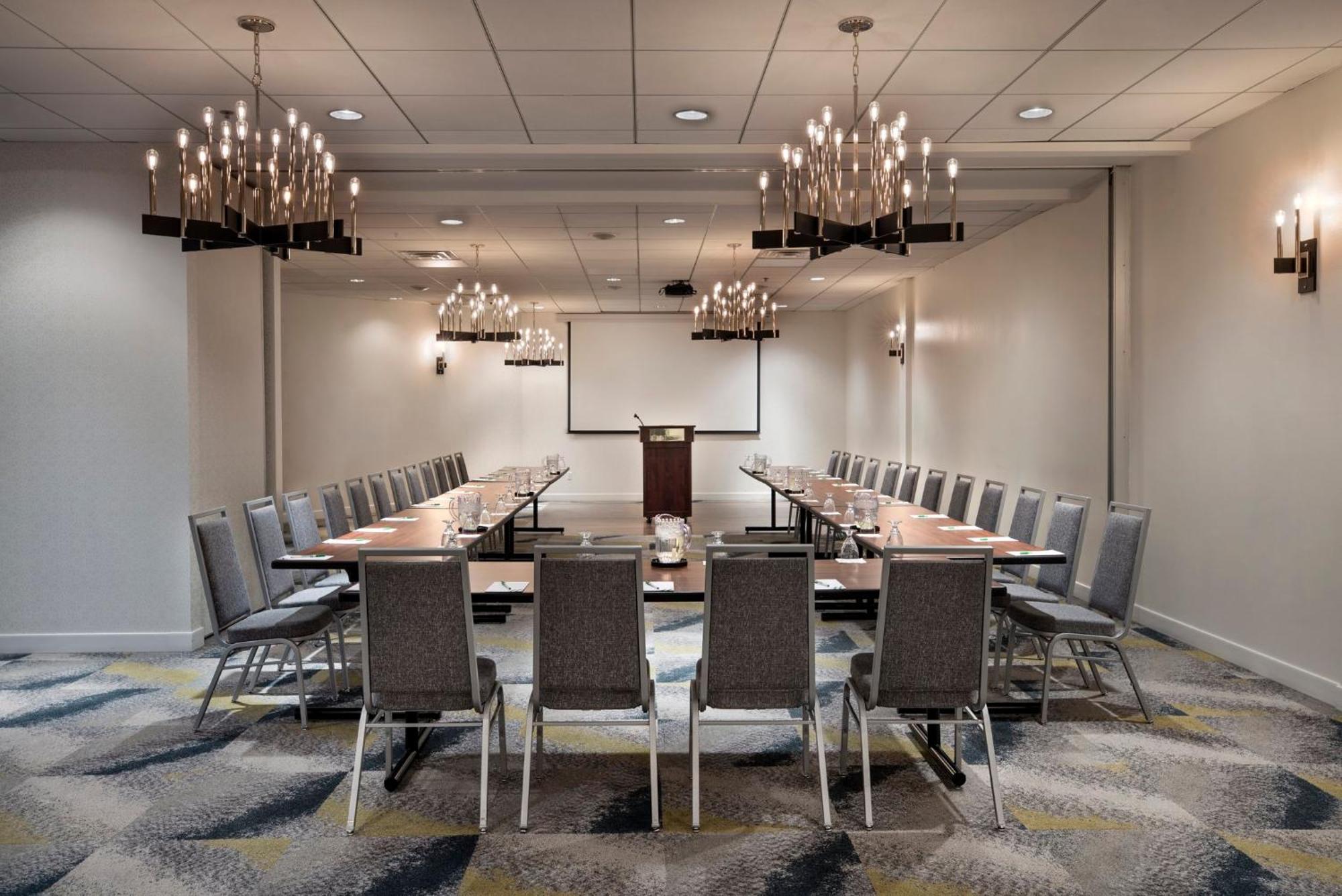 Holiday Inn Montreal Longueuil By Ihg Exterior photo