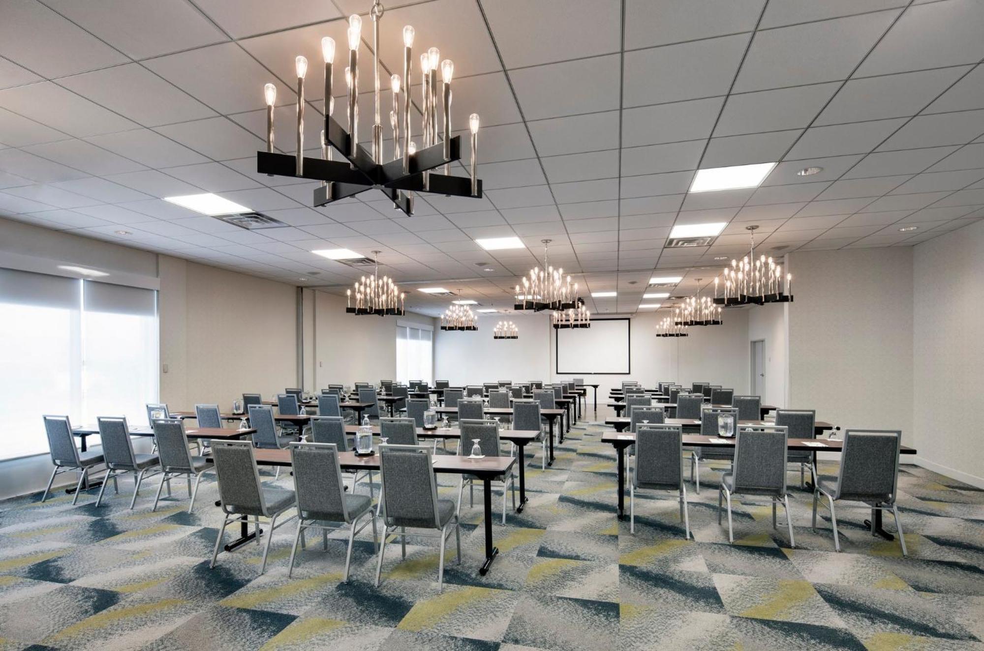 Holiday Inn Montreal Longueuil By Ihg Exterior photo